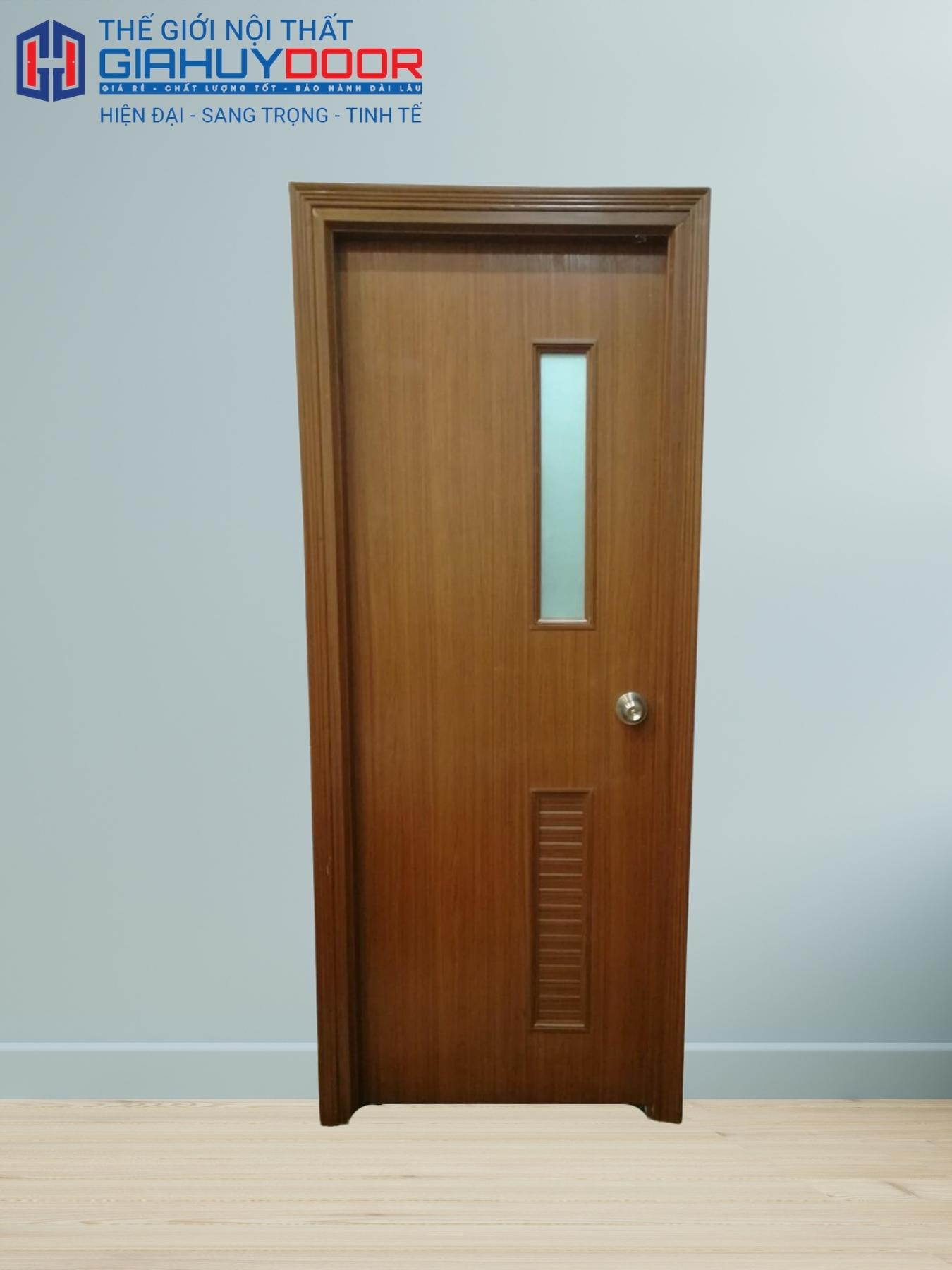 Tác động với lực mạnh có thể gây nứt, thậm chí hư hỏng cửa